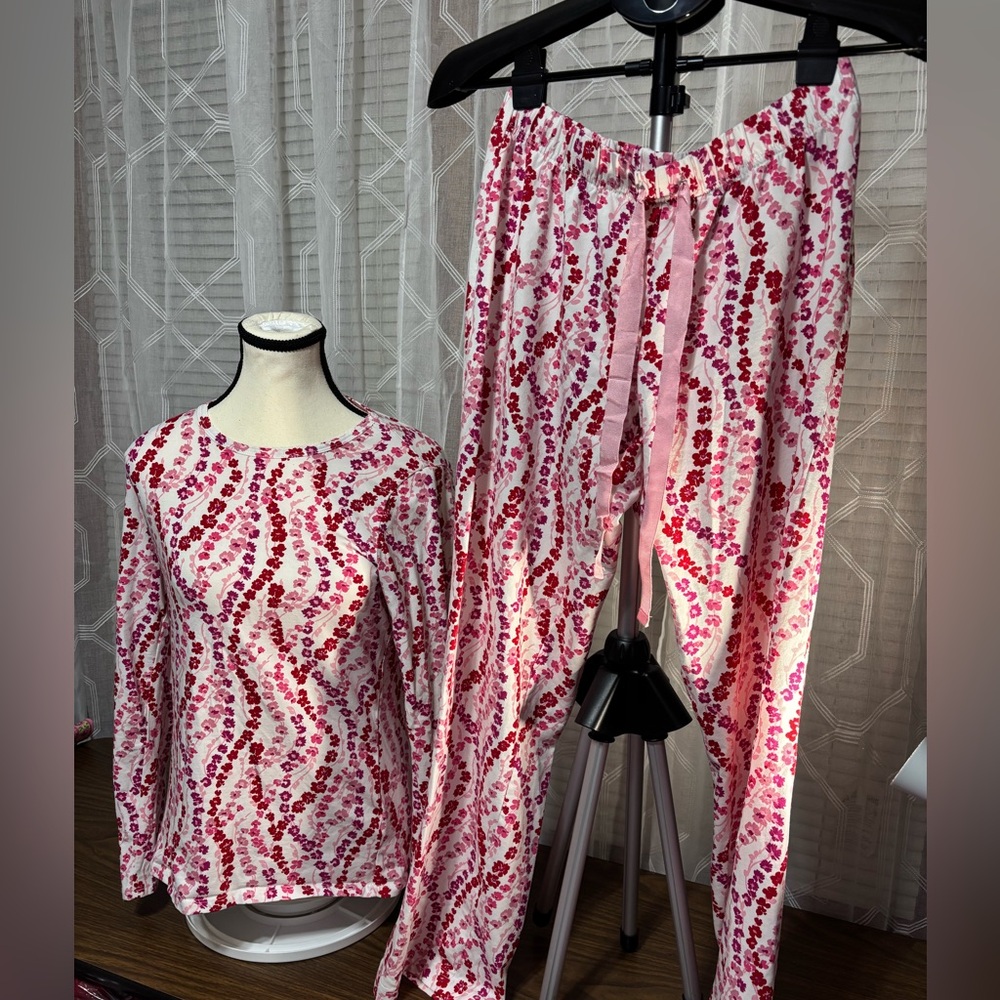 Lands' End ladies XS Red/White Floral Pajama Set 95/5 cotton/spandex NWOT PRETTY